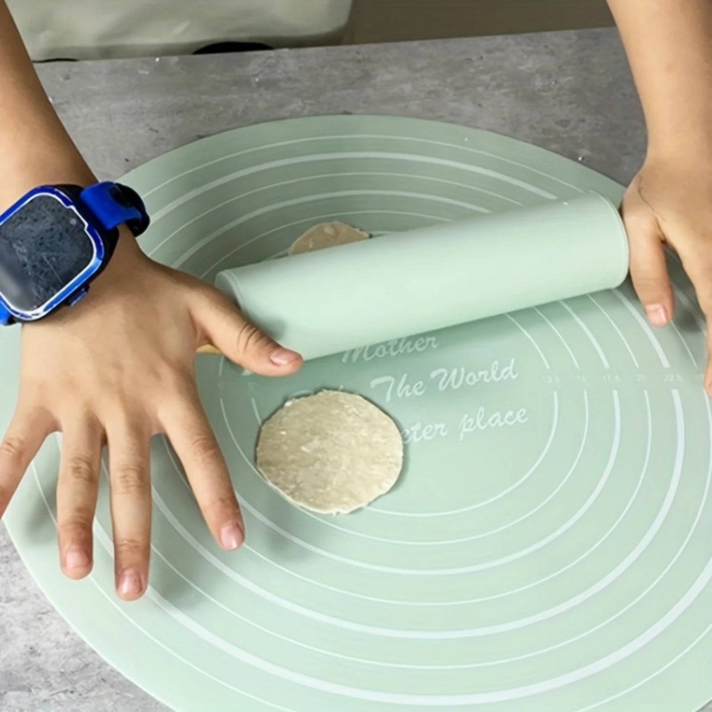 Silicone Rolling Pin & Round Pastry Mat Set